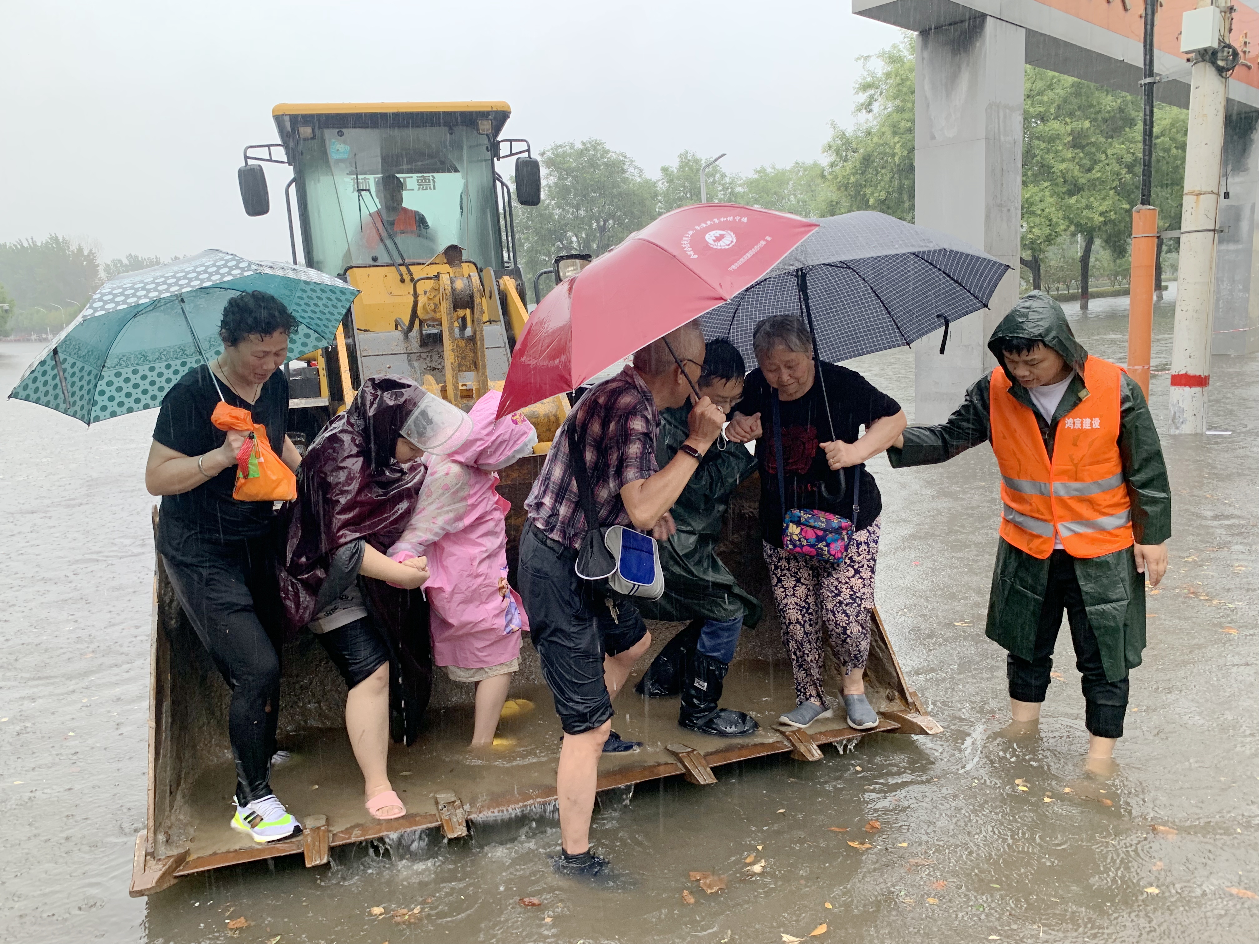【聞汛而動】抗洪搶險|河南鴻宸在行動！